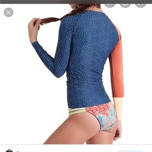 Seea navy dot rashguard